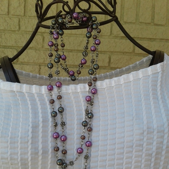 Purple beaded necklace with matching bracelet. - Picture 4 of 5